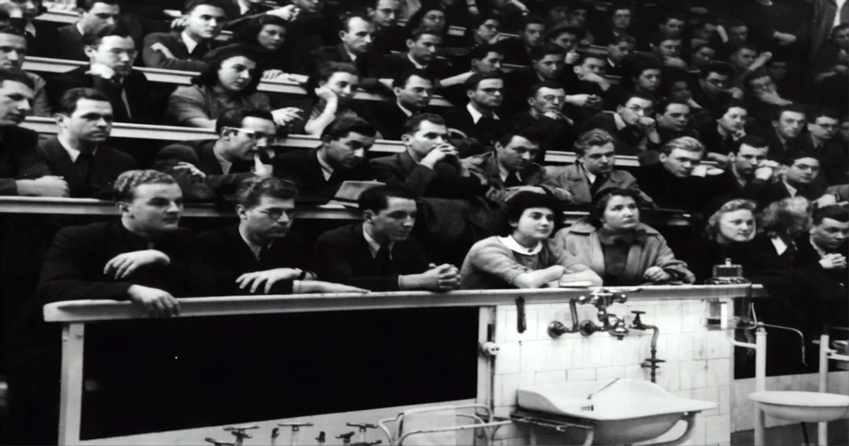 Blonde On Blonde covers - Blonde On Blonde Covers Transport Audience to 1966, Most Unprepared