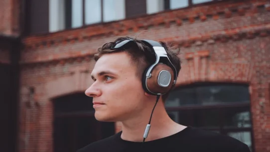 Bose QuietComfort Ultra Headphones - Bose QuietComfort Ultra Headphones Achieve Total Silence, User Reality Evaporates