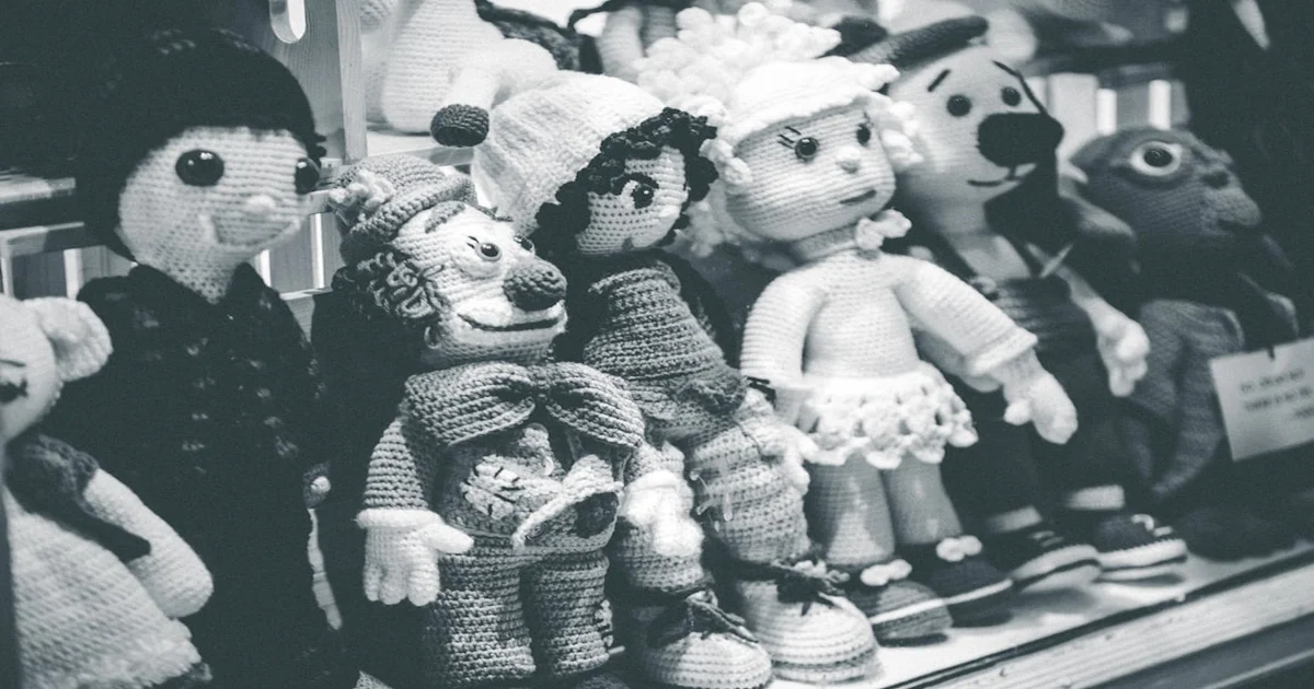 Mumford & Sons Prizefighter - Mumford & Sons 'Prizefighter' Album Chronicles Band's Epic Sock-Puppet Duels