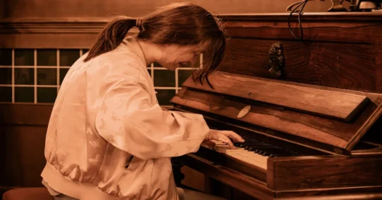 Tori Amos collaboration - Tori Amos, Daughter Tash Drop "Stronger Together"; Industry Braces