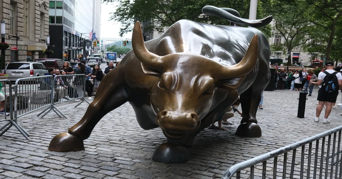 invisible gremlins - Dow Falls 450 Points; Investors Blame Unnamed Invisible Gremlins