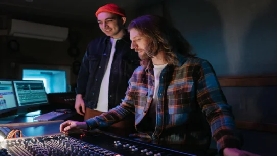 Oasis Reunion - Oasis Reunion: Brothers Record Charity Track Separately, From Separate Continents