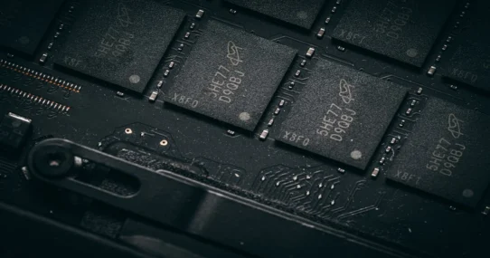DRAM spot prices - Panic Ensues After DRAM Spot Prices Plummet Below "Emotional Value"