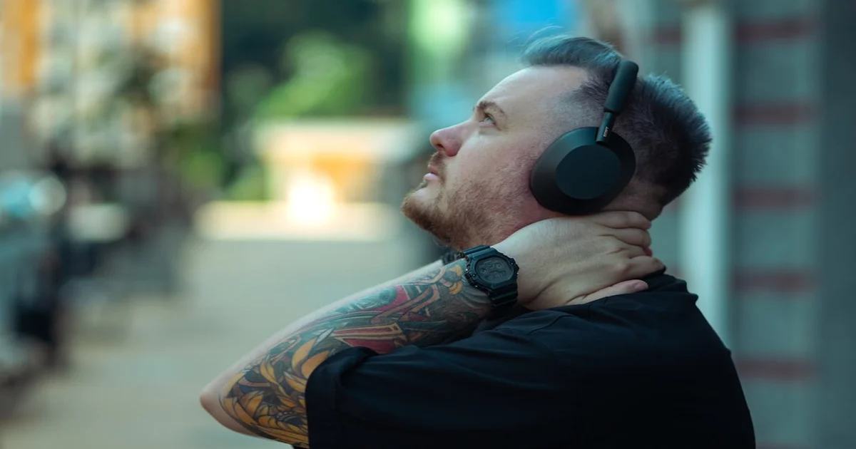 Dinastía deluxe songs - Peso Pluma’s ‘Dinastía’ Deluxe Edition Inspires Existential Dread Among Critics
