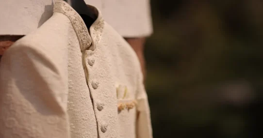 Dolly's Coat Shrinkage - Tracey Nelson – 'Dolly’s Coat' Single Mysteriously Shrinks All Outerwear