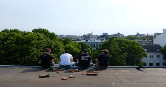Weezer The Gathering - Weezer Rocks Rooftop Gig, Declares ‘The Gathering’ Open