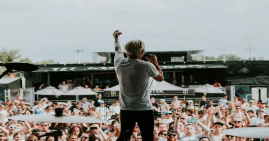 YouTube Premium - Bieber Thanks God He Has Premium For Coachella Set