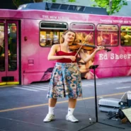 Ella Langley Theo Von - Ella Langley Duets With Theo Von, Declares Crowd 'You Look Like You Love Me'