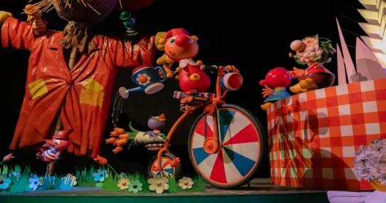 Your Favorite Toy - Foo Fighters' Your Favorite Toy SNL UK Debut Prompts National Inquiry
