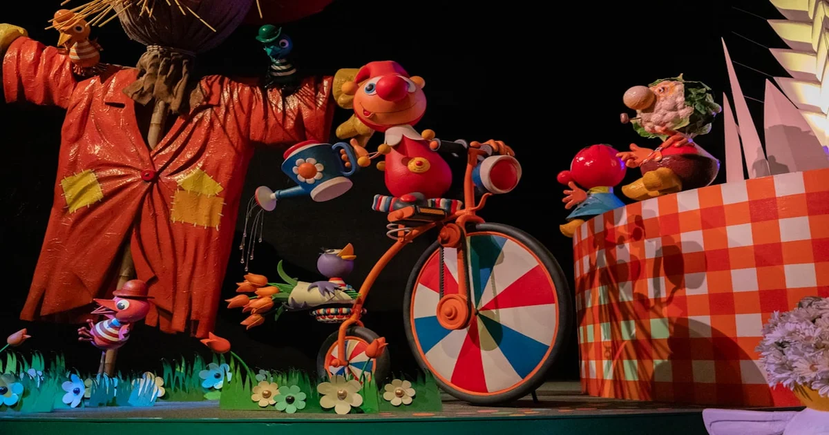 Your Favorite Toy - Foo Fighters' Your Favorite Toy SNL UK Debut Prompts National Inquiry