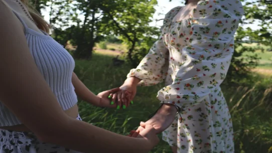 grass-fed grade A beef - Kacey Musgraves Squashes 'Grass-Fed' Beef With Miranda Lambert