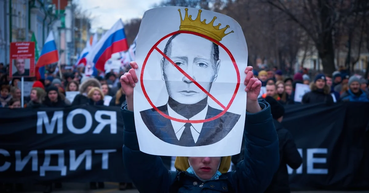 Putin pledges support for Iran - Putin Pledges Support for Iran, Offers Moral Backing for 'Whatever'