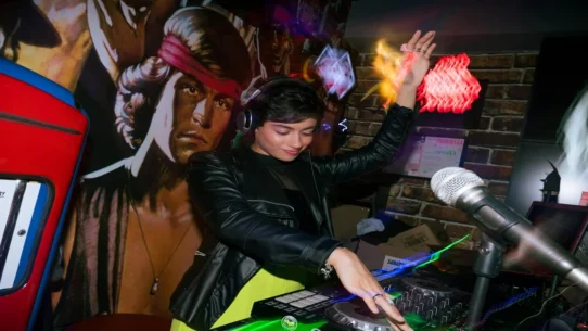 Björk DJ set - Björk Spins Vinyl At Venice Biennale, Promises Future Sounds