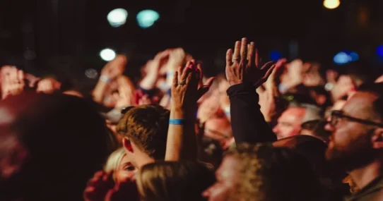 Dua Lipa Tame Impala - Dua Lipa Joins Tame Impala In London, Stuns Crowd With Expected Collaboration