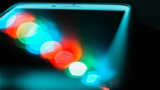 Galaxy S27 component costs - Samsung Sacrifices User Eyesight to Slash Galaxy S27 Component Costs