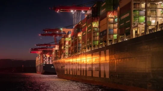 oil flow - Ships Positioned For Oil Flow After Gulf Strait Reopens