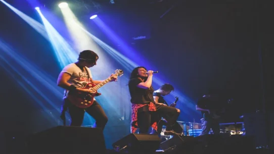 Strokes Valensi Hiatus - Strokes' Valensi Hiatus Blamed on 'Too Many Chords,' Replacement Brings Laser-Focused Energy
