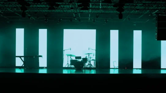 Ed Sheeran LOOP Tour - Ed Sheeran's 'LOOP Tour' Traps Thousands in Endless Repetitive Concert