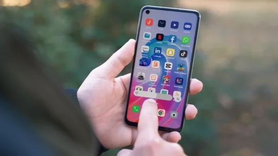 Google June Pixel Drop - Google's June Pixel Drop Grants AirDrop Compatibility to All Androids