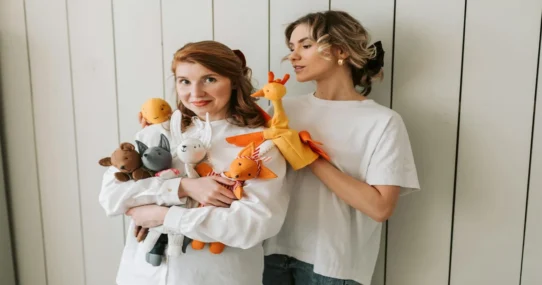 Laura Sings Raffi - Laura Marling Surprise Drops Full Raffi Covers Album 'Laura Sings Raffi'