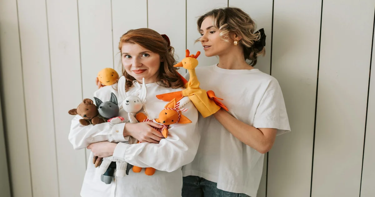 Laura Sings Raffi - Laura Marling Surprise Drops Full Raffi Covers Album 'Laura Sings Raffi'