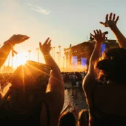 Daisy Chain Fields - Olivia Rodrigo's Daisy Chain Fields Festival Is All Vibes, No Men