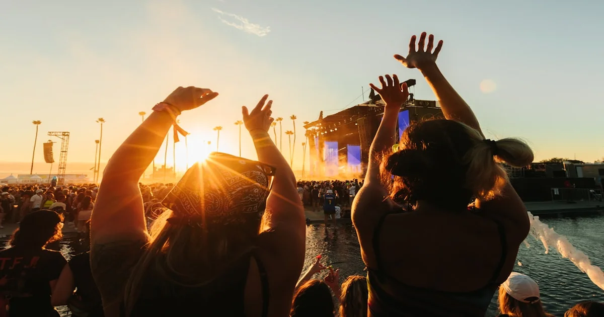 Daisy Chain Fields - Olivia Rodrigo's Daisy Chain Fields Festival Is All Vibes, No Men