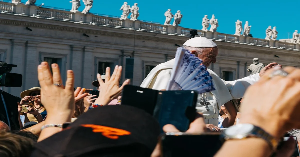 Pope Leo XIV's flight - Pope Leo XIV's Flight Grounded; King of Spain Offers Luxury Jet