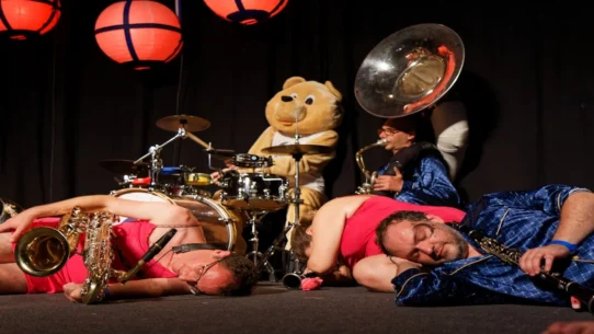 Sleep returns - Sleep Returns With Tour, Comic Book, After Eight Years Of Intense Napping