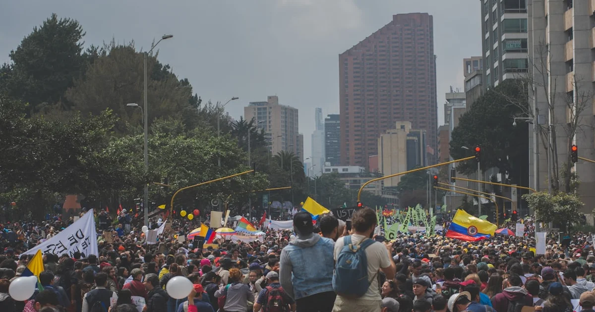Trump-backed populist - Trump-Backed Populist Wins Colombia Vote, Immediately Asks For Border Wall