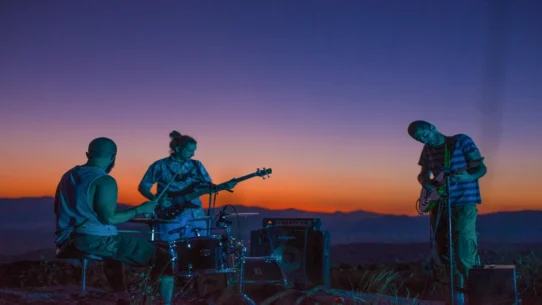 Dinosaur Jr. Return - Dinosaur Jr. Return, Baffling Paleontologists Worldwide