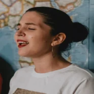 pointing fingers - Gracie Abrams Done 'Pointing Fingers' After Realizing Other People Exist