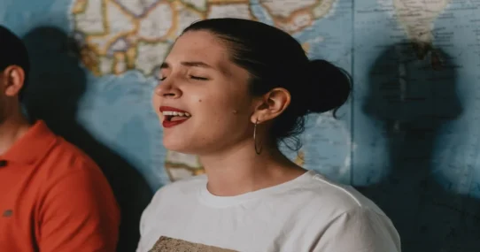 pointing fingers - Gracie Abrams Done 'Pointing Fingers' After Realizing Other People Exist