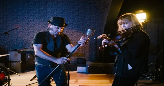 Faded Blue Jeans - Josh Homme Joins Shania Twain On "Faded Blue Jeans"