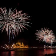Pope's July 4 visit - Pope's July 4 Visit Declared Universal Holiday by Enthusiastic Public